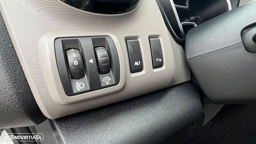 Renault Trafic - 12