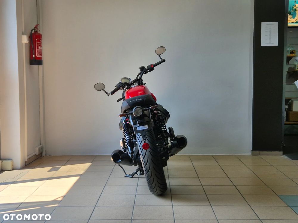 Moto Guzzi V7 - 8