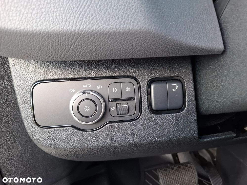 Mercedes-Benz Sprinter 319 CDI Podwozie 4325 mm - Kontener 8 EP z windą Dholandia - 36