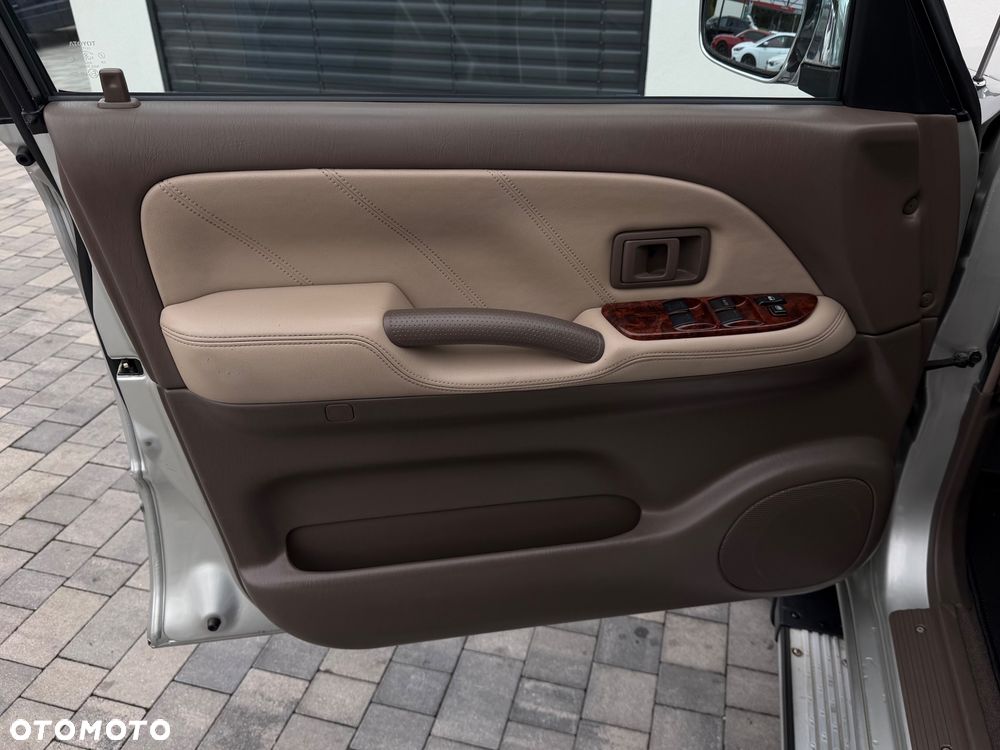 Toyota Land Cruiser - 16