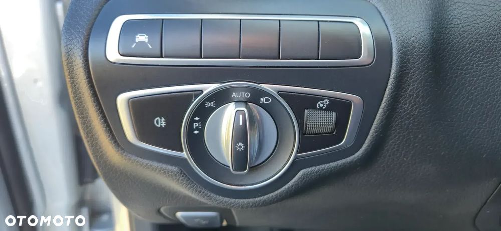 Mercedes-Benz Klasa C 220 d 9G-TRONIC - 11