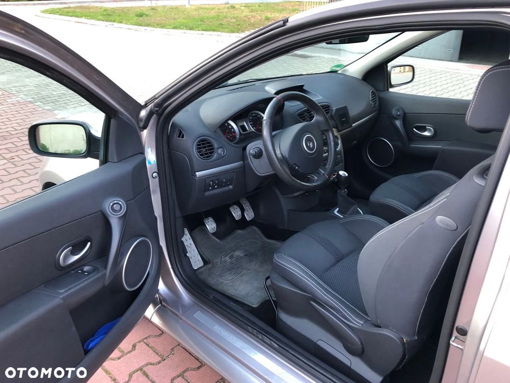 Renault Clio 2.0 16V Sport - 10