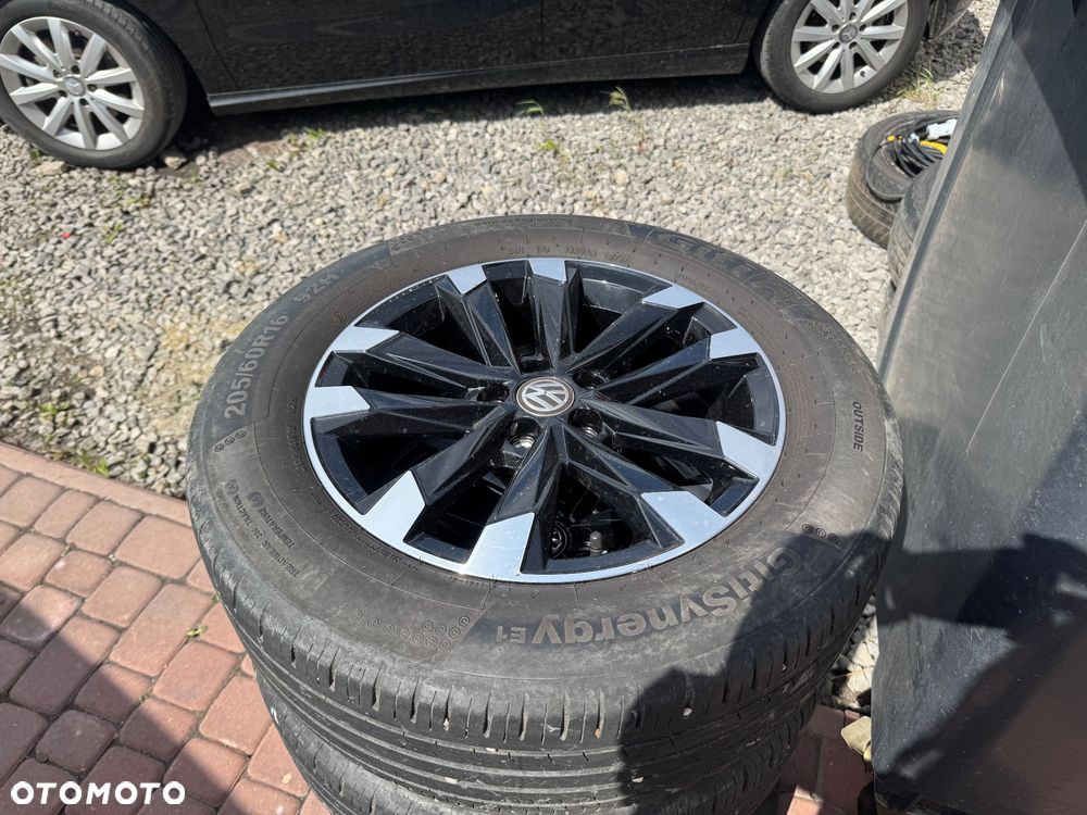 Volkswagen T-Cross - 14