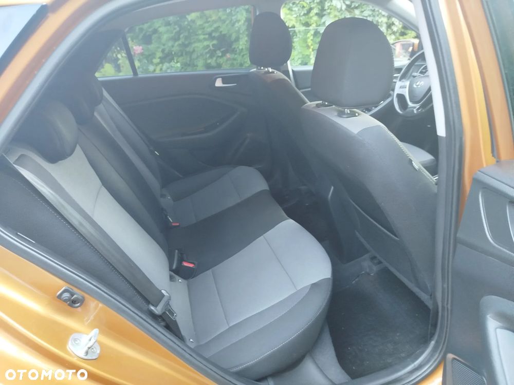 Hyundai i20 - 18