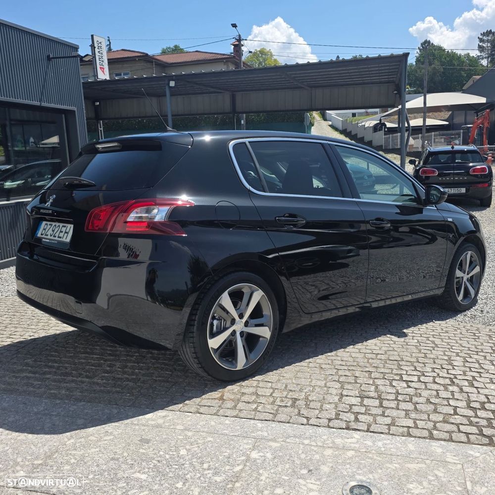 Peugeot 308 1.2 PureTech Style J17 - 2