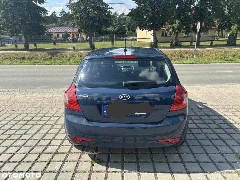 Kia Ceed - 4