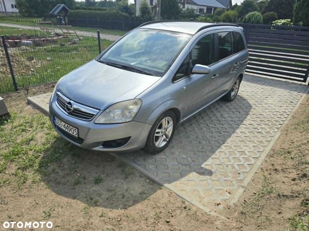 Opel Zafira - 1