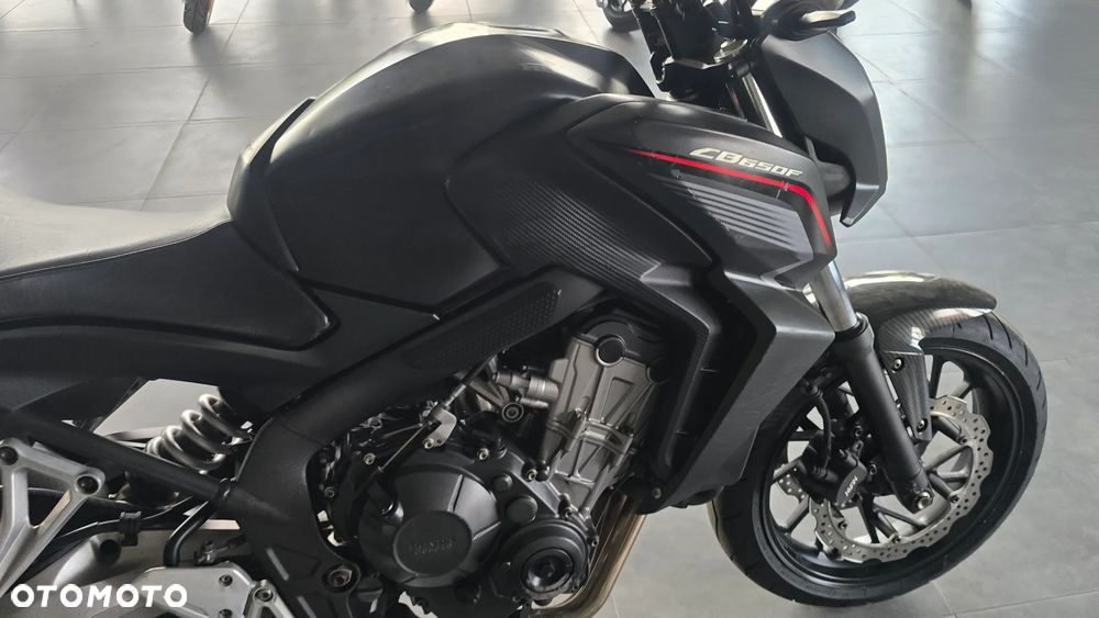 Honda CB - 23