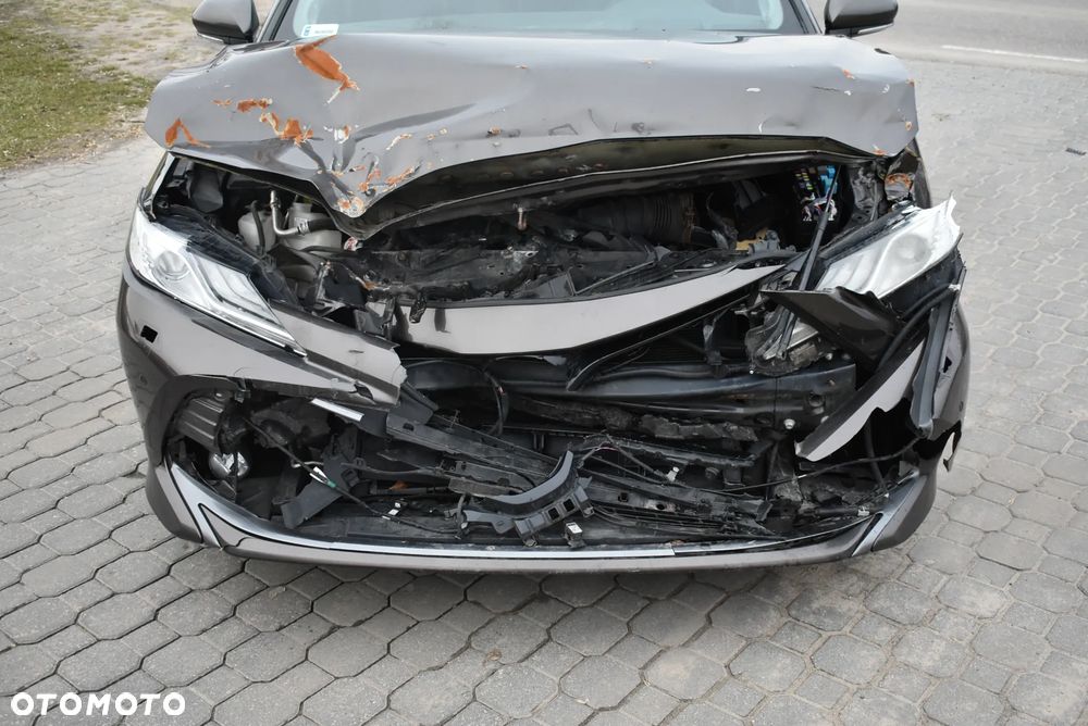 Toyota Camry 2.5 Hybrid Executive CVT - 16