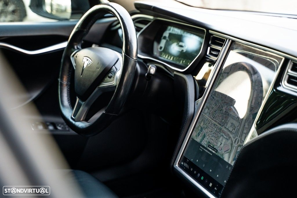 Tesla Model S - 2