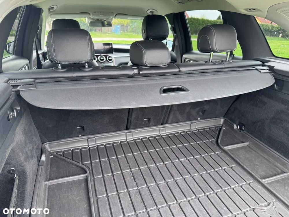 Mercedes-Benz GLC 250 4Matic 9G-TRONIC AMG Line - 32