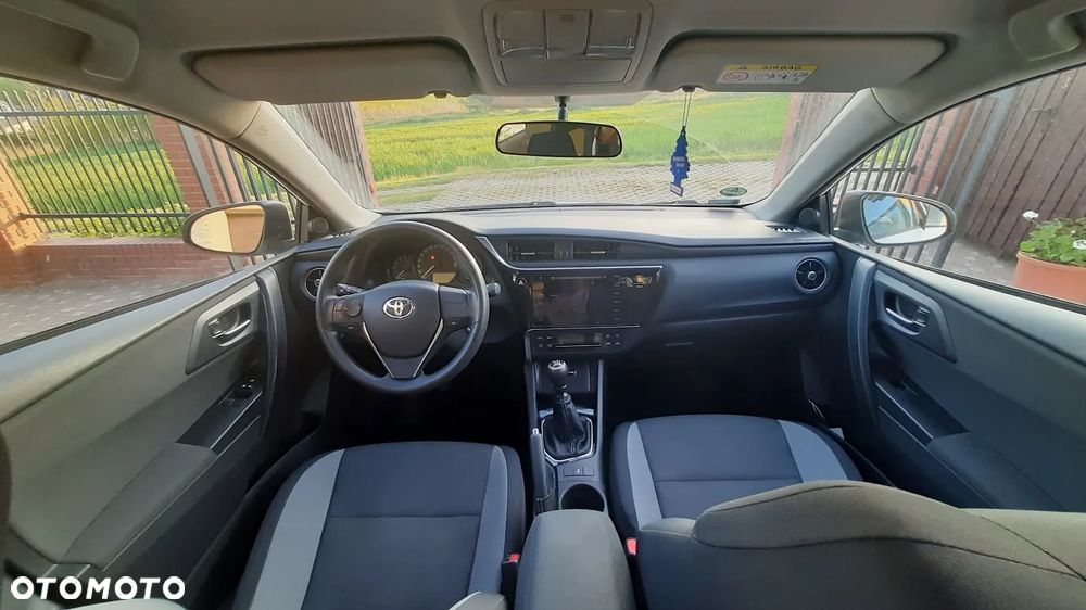 Toyota Auris 1.4 D-4D Active - 9