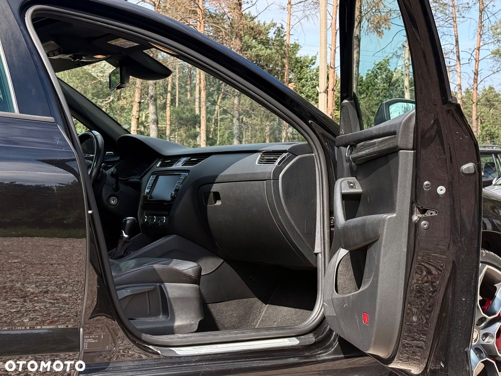 Skoda Octavia 2.0 TDI DSG RS - 9