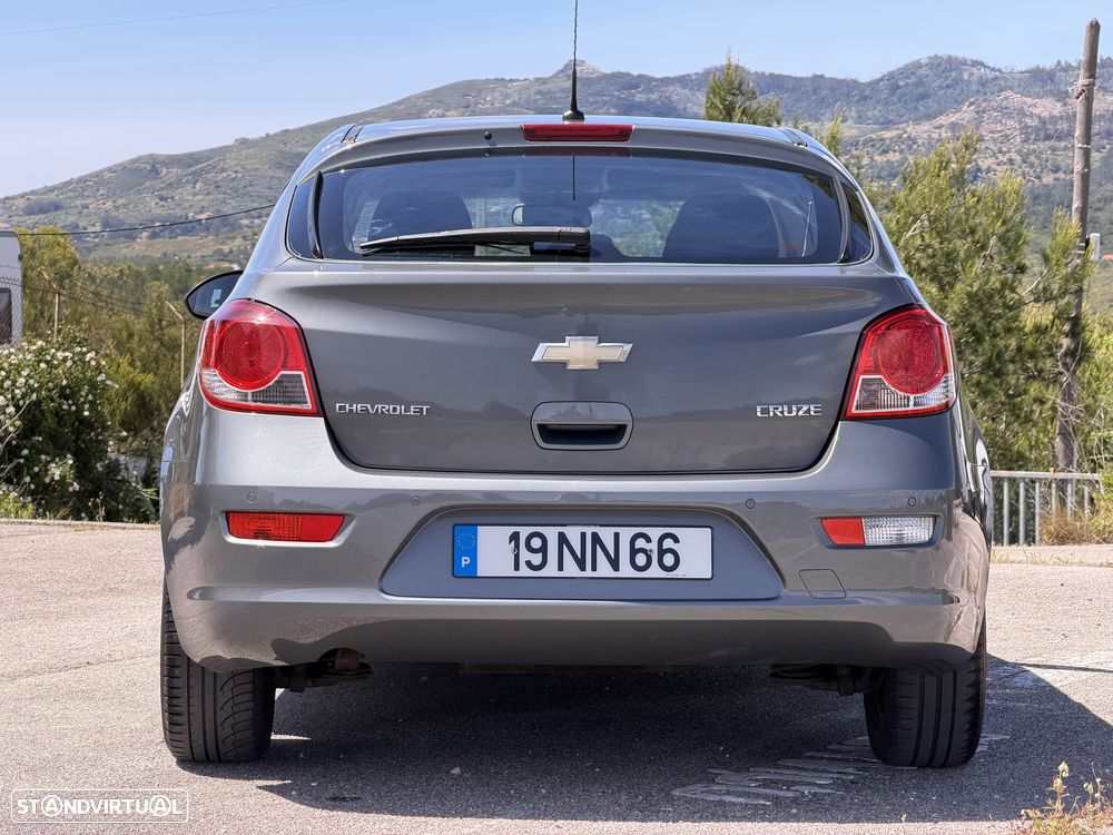 Chevrolet Cruze 1.6 LT - 21