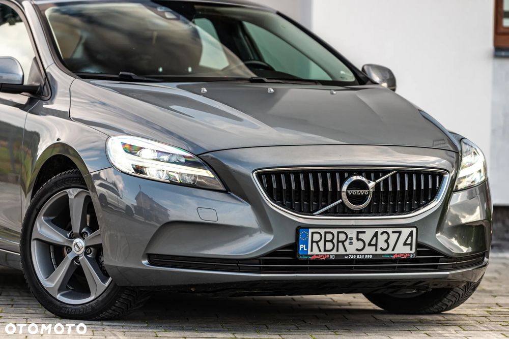 Volvo V40 D2 Momentum - 9