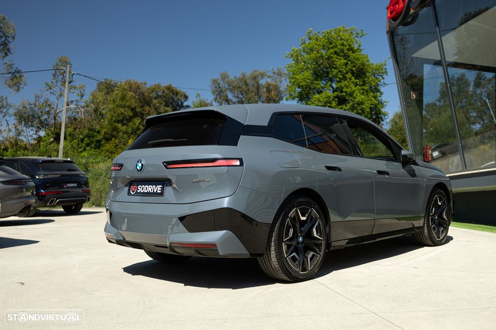 BMW iX xDrive 40 Pack Desportivo - 7
