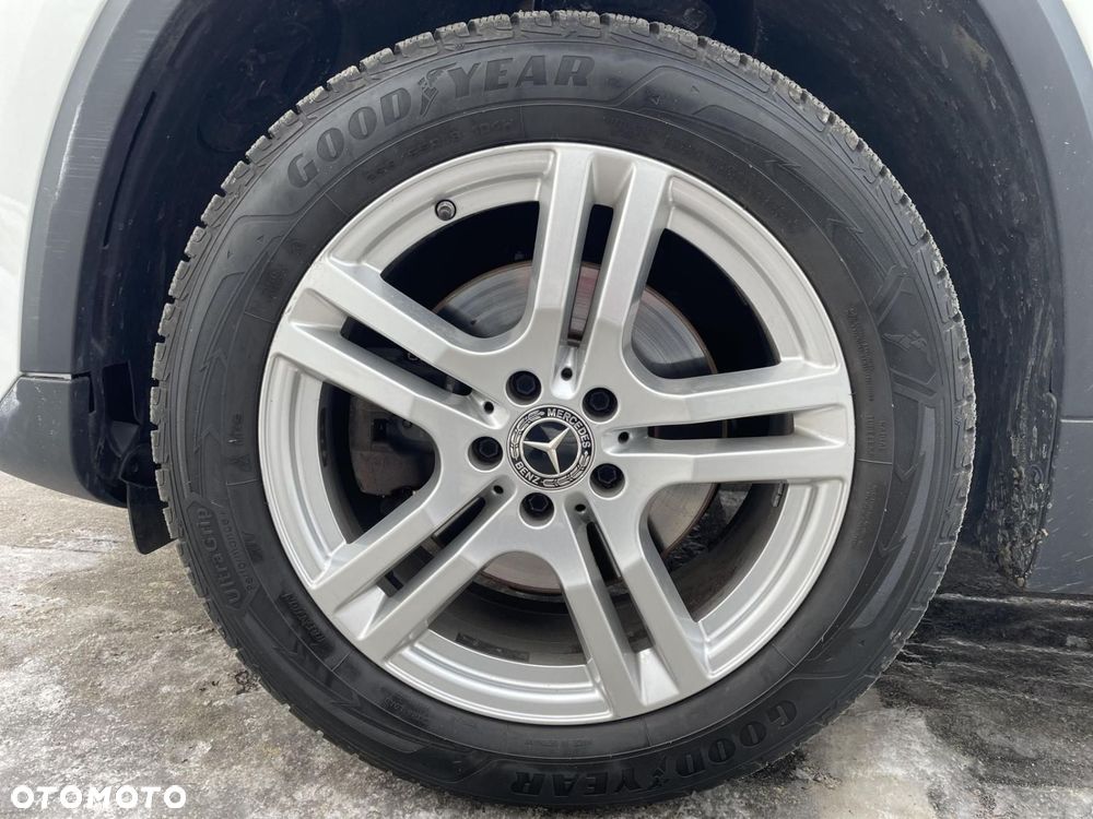 Mercedes-Benz GLA - 27