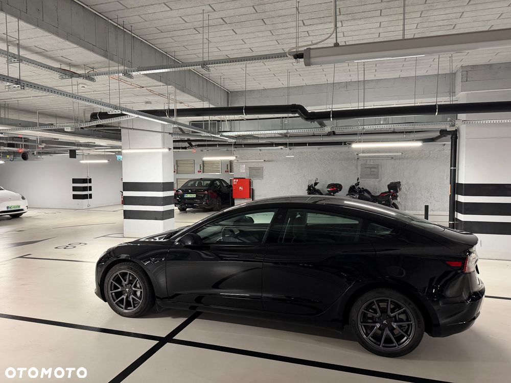 Tesla Model 3 - 12