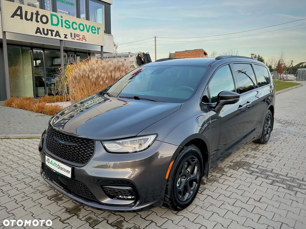 Chrysler Pacifica - 26