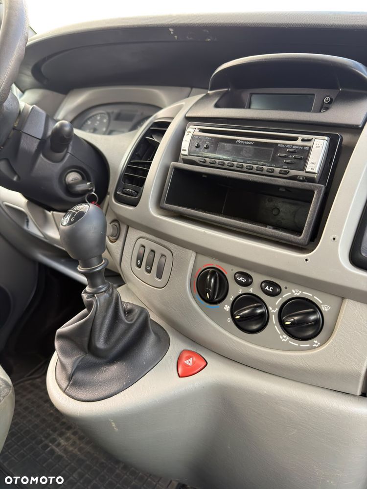 Opel Vivaro - 12