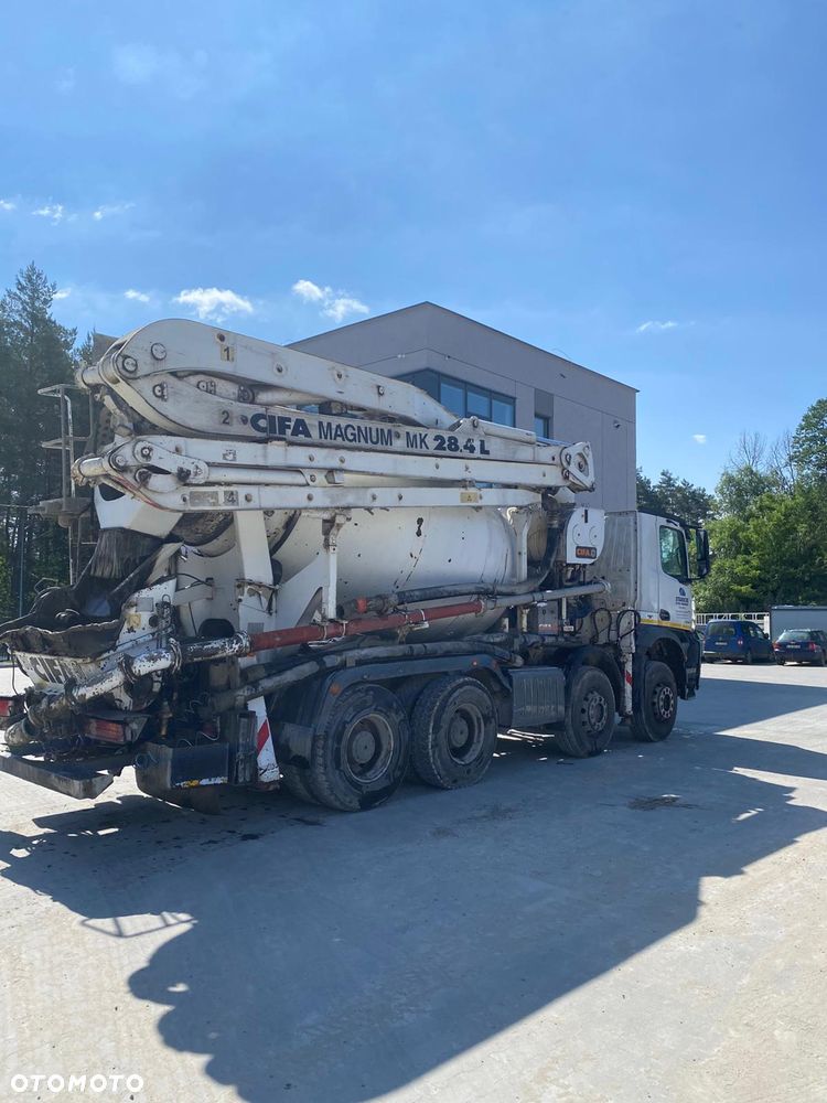Mercedes-Benz AROCS - 4