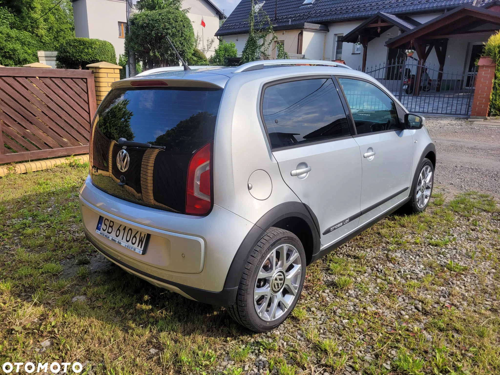 Volkswagen up! 1.0 cross - 3