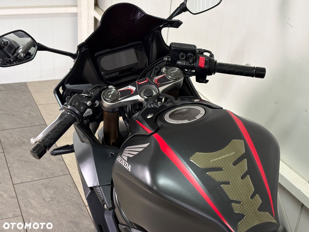 Honda CBR - 12