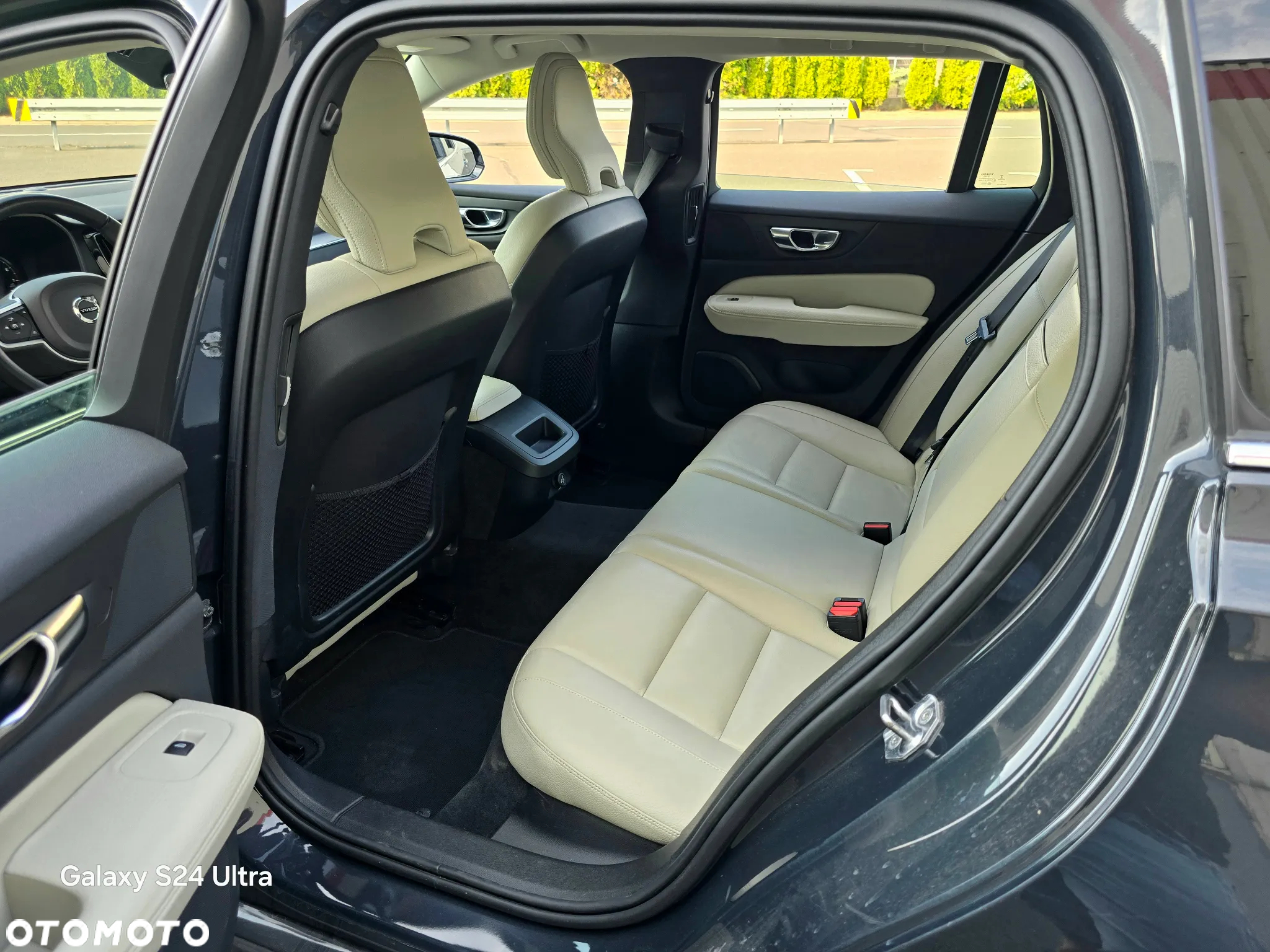 Volvo V60 T4 Momentum Pro - 11