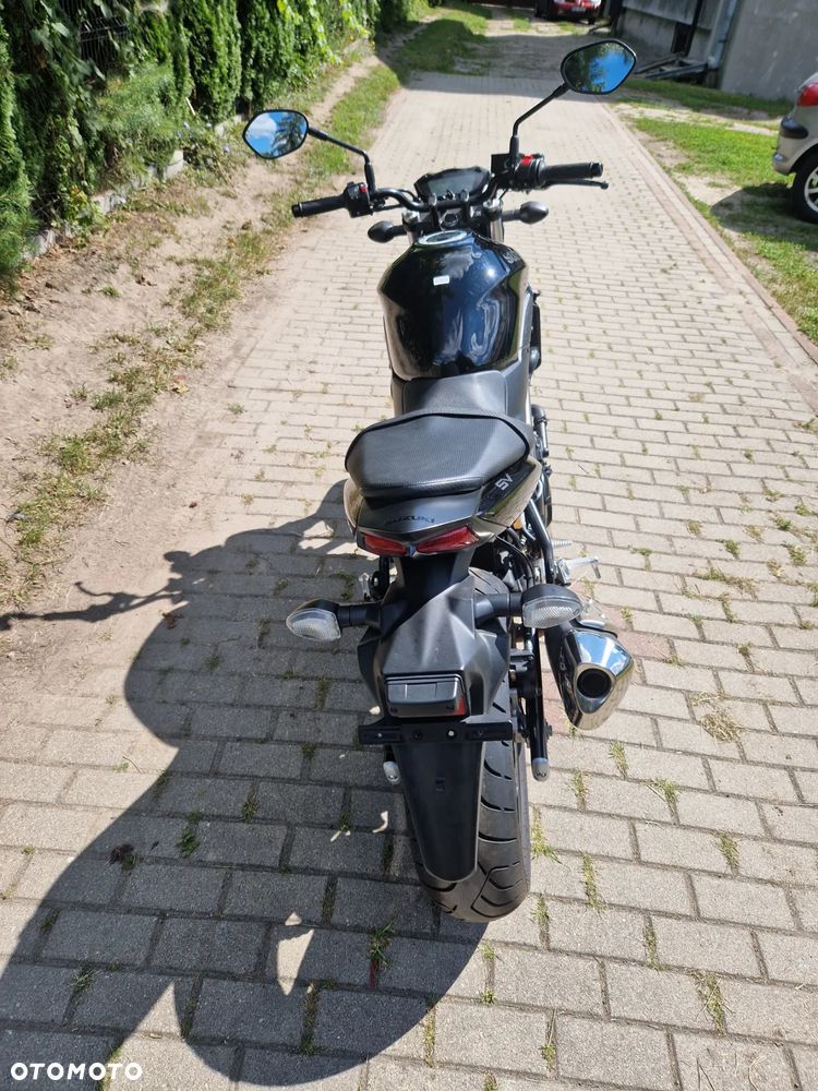 Suzuki SV - 2