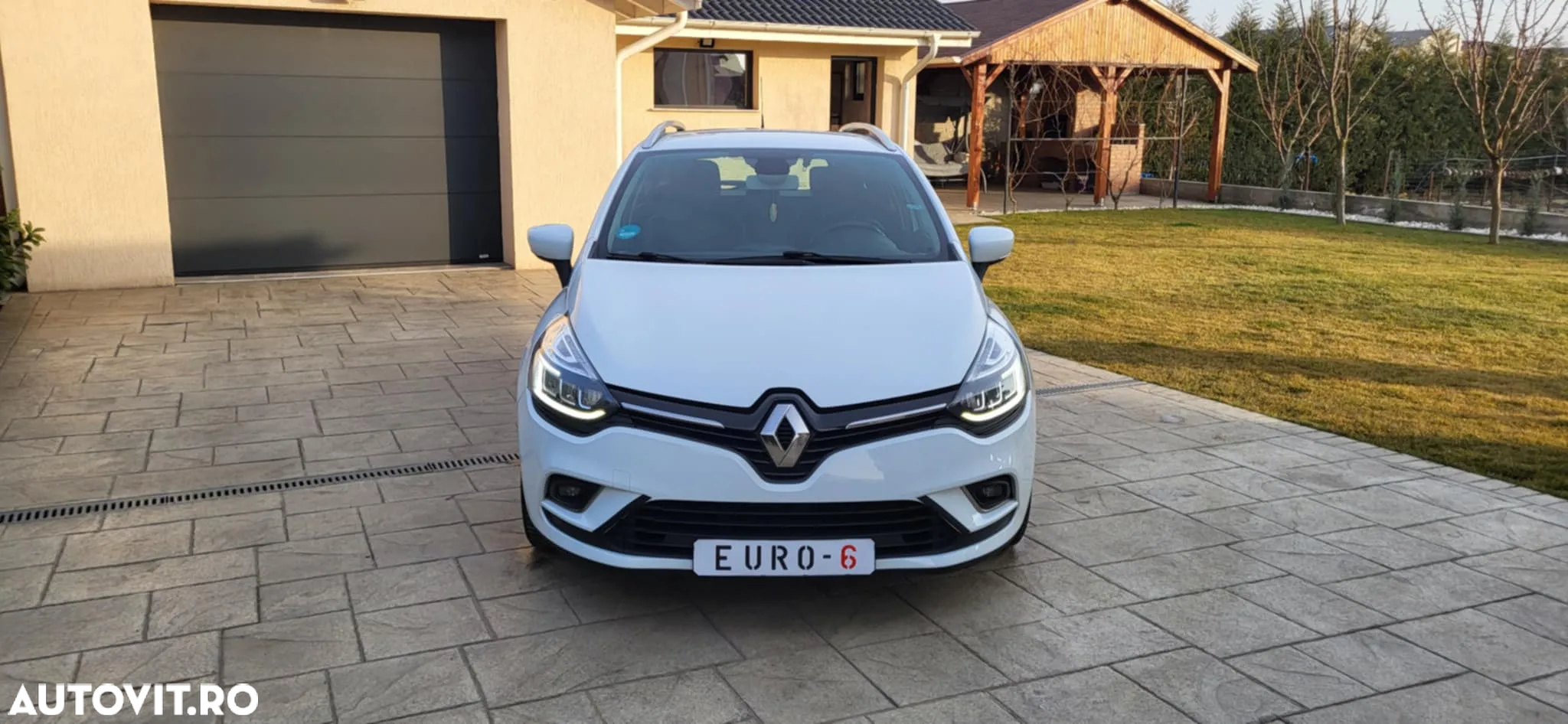 Renault Clio - 11