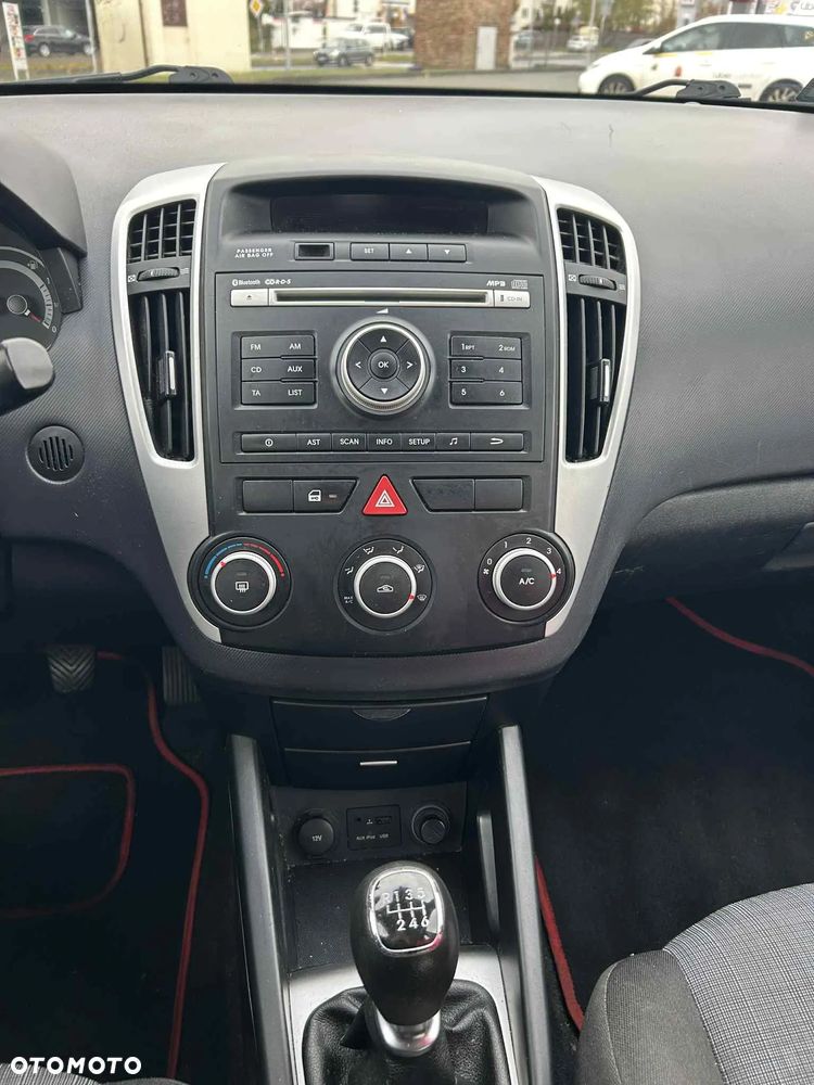 Kia Ceed Cee'd 1.6 Crdi Comfort + - 13