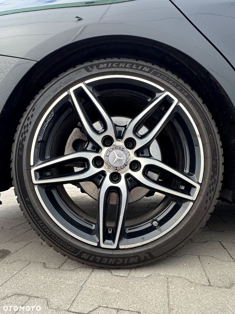Mercedes-Benz CLA 200 7G-DCT AMG Line - 21