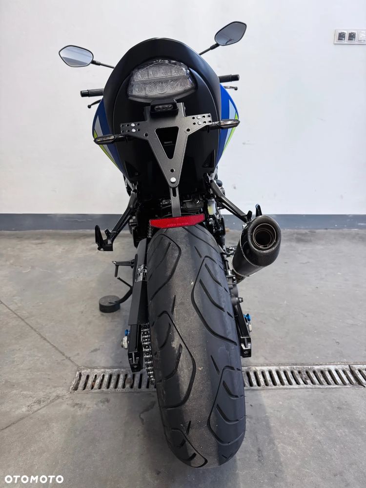 Suzuki GSX - 39