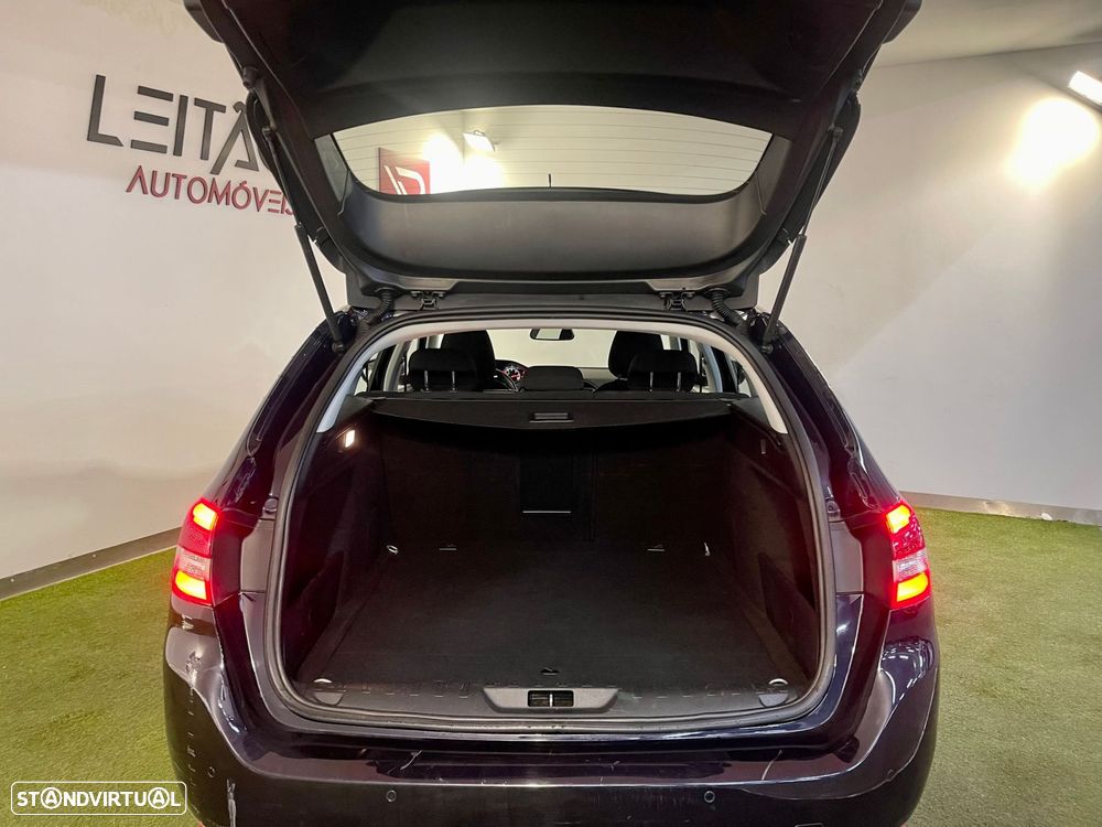 Peugeot 308 SW BlueHDi 130 EAT8 Style - 26