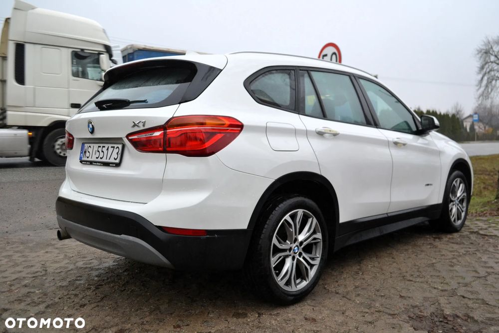 BMW X1 sDrive18d Sport Line - 4