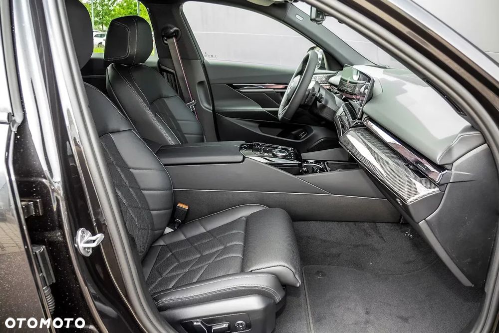BMW Seria 5 520d xDrive mHEV - 13