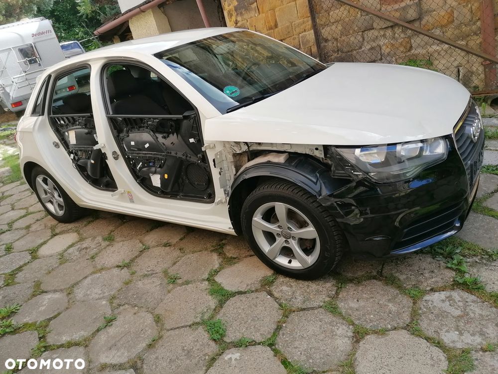 Audi A1 Sportback 1.2 TFSI Attraction - 4