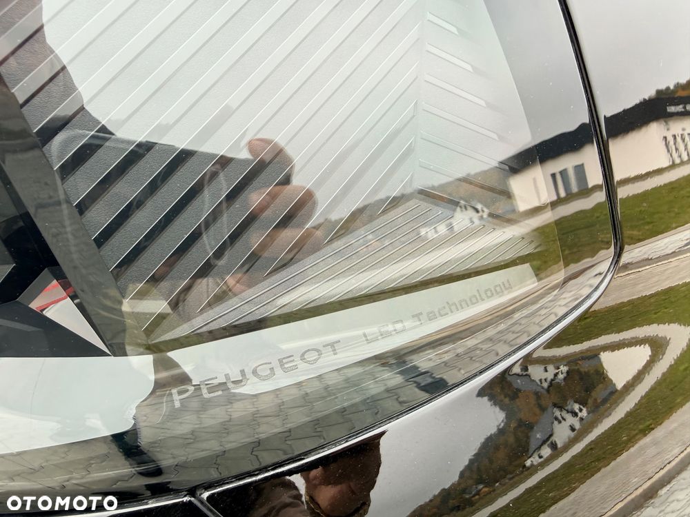 Peugeot 5008 1.5 BlueHDi Allure S&S - 17