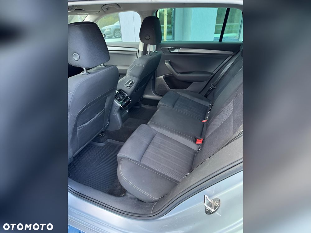 Skoda Superb 2.0 TDI SCR Style DSG - 25