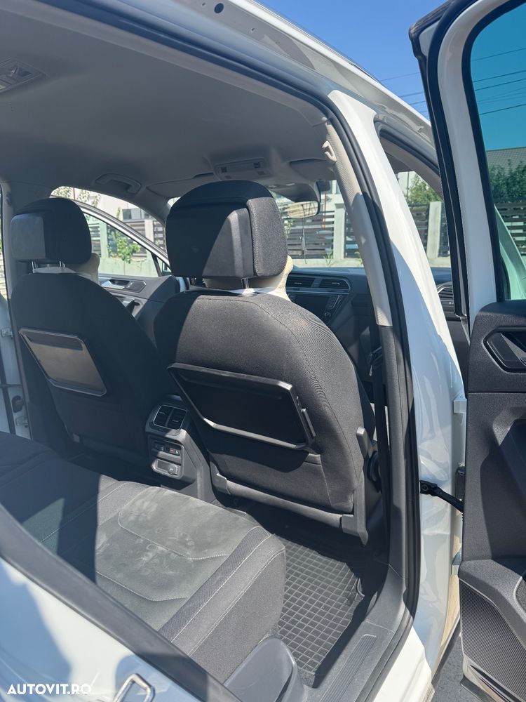 Volkswagen Tiguan - 11