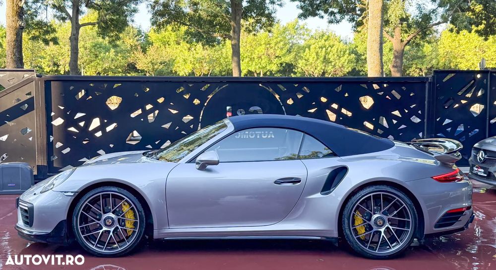 Porsche 911-TURBO-S Cabriolet - 10