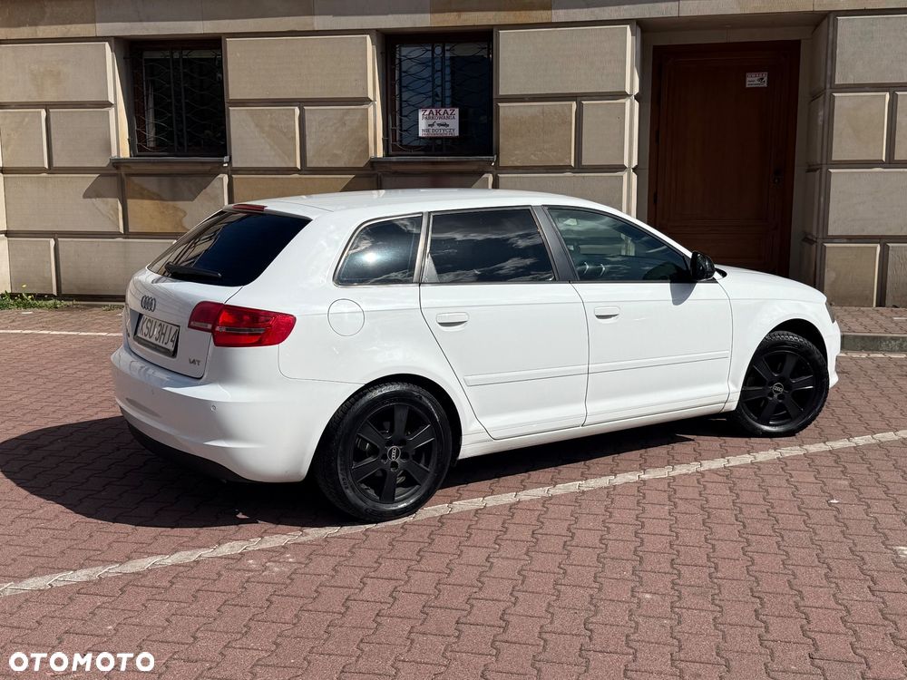 Audi A3 Sportback 1.4 TFSI Ambiente - 29