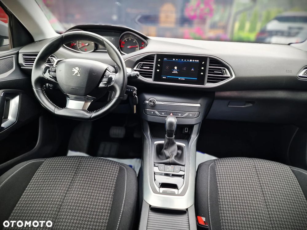 Peugeot 308 1.5 BlueHDi Allure S&S EAT6 - 28