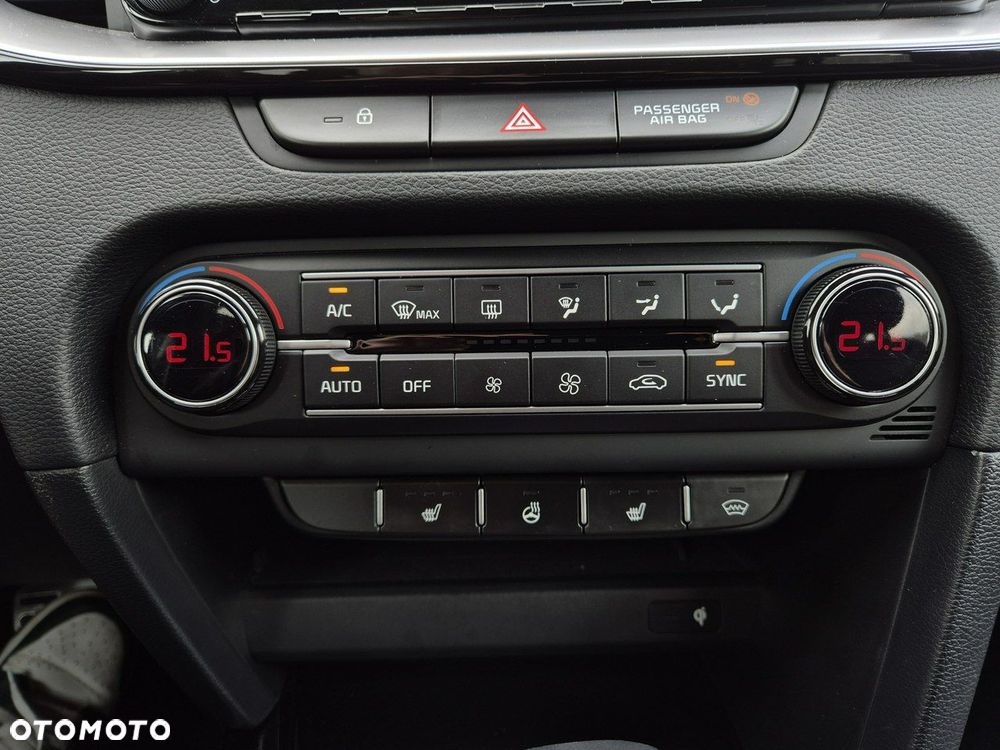 Kia Ceed - 32