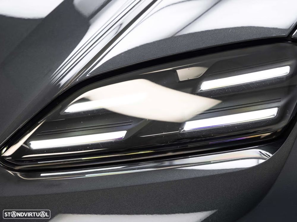 Porsche Macan Electric 4 - 11