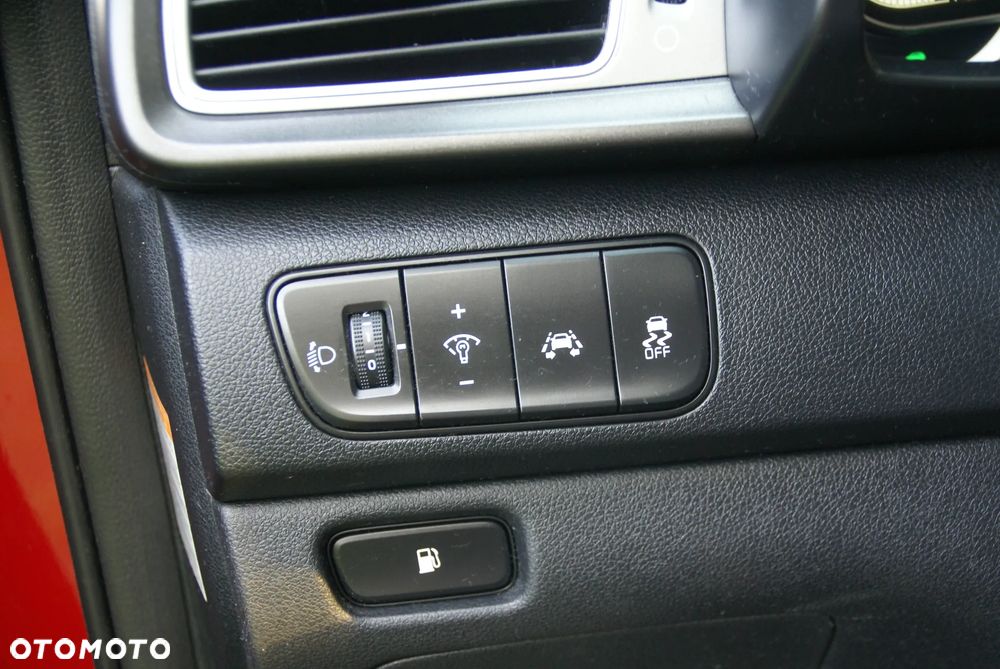 Kia Niro 1.6 GDI Hybrid M - 18