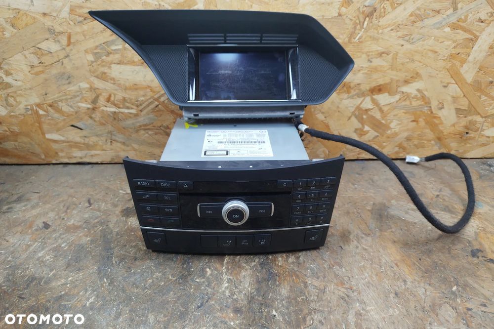 Mercedes W212 W207 radio CD oryginał A2129004910 + ekran wyświetlacz VDO A2129004900 komplet do MERCEDES w212 E-klasa 09- - 1