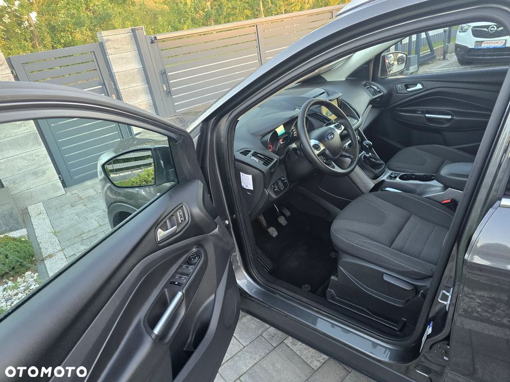 Ford Kuga 1.5 EcoBoost 2x4 Titanium - 6