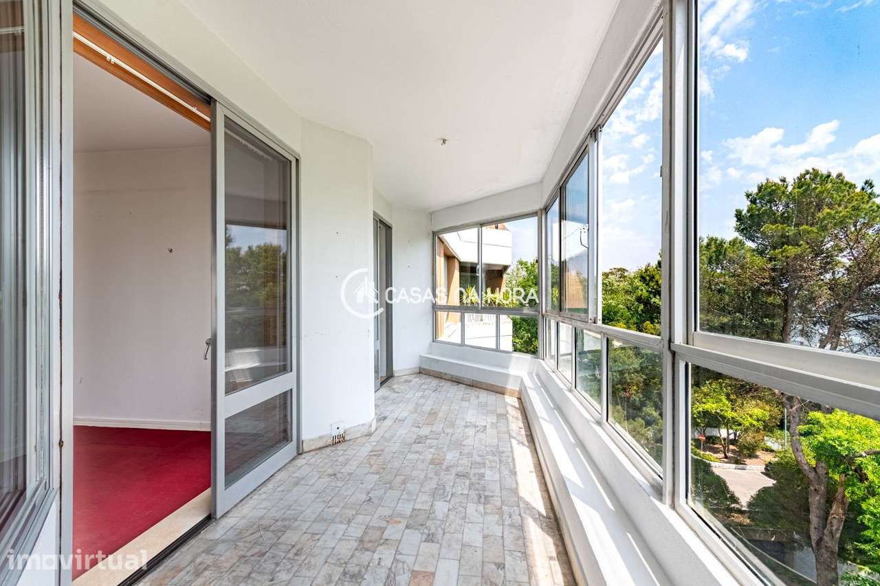 Apartamento T2 para renovação com vista mar  Alto da Barra, Oeiras - Grande imagem: 3/23