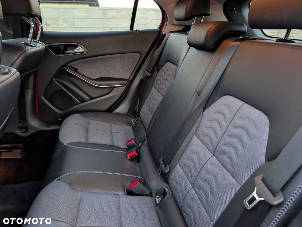 Mercedes-Benz GLA - 5
